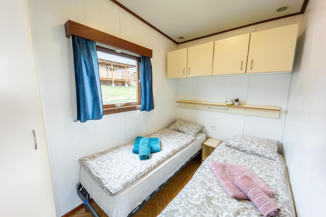 Mobilheim Chalet - Vyrovicka Prehrada Vyrovice Dış mekan fotoğraf