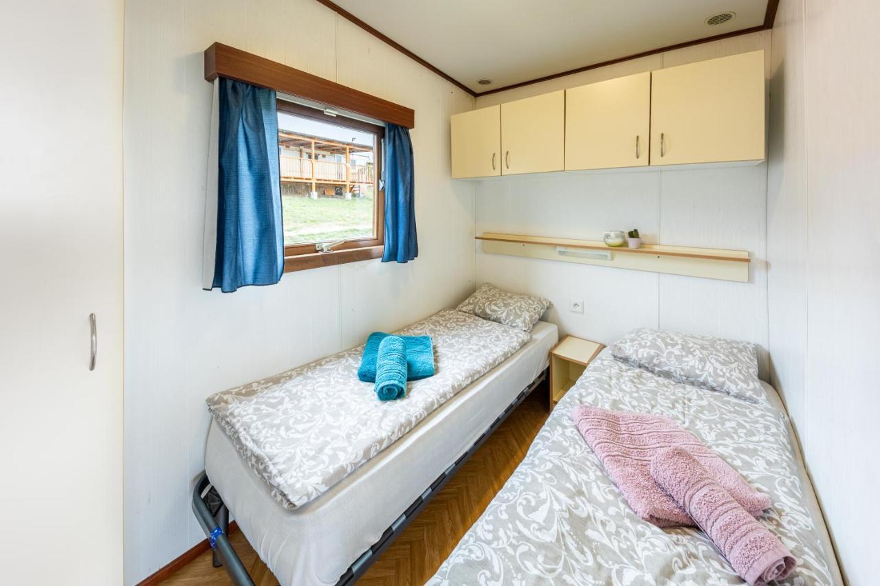 Mobilheim Chalet - Vyrovicka Prehrada Vyrovice Dış mekan fotoğraf