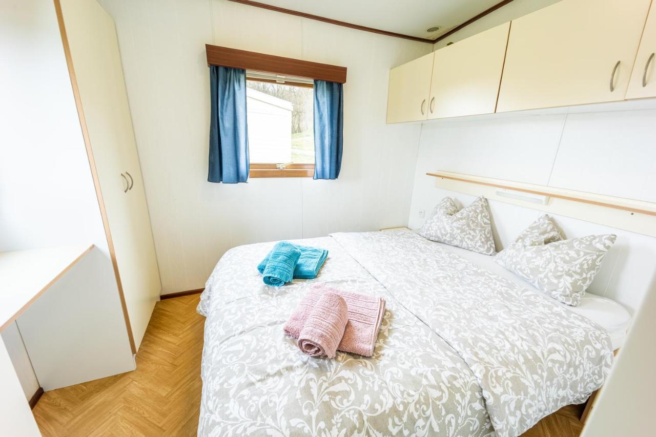 Mobilheim Chalet - Vyrovicka Prehrada Vyrovice Dış mekan fotoğraf